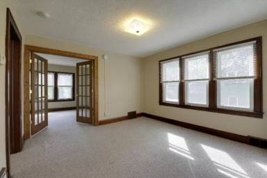 Main picture of 707 Orange Ave E