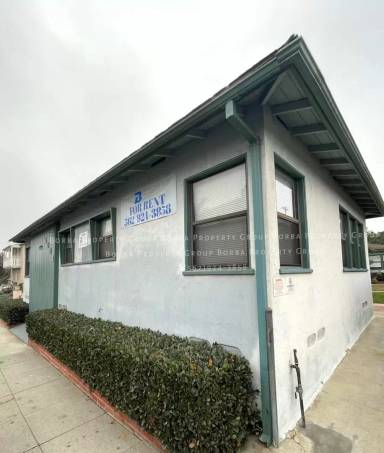 Main picture of 4024 E 10th St
