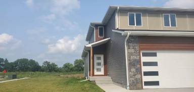 Main picture of 880 Titan Dr