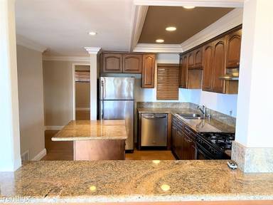 Main picture of 100 Cliff Dr