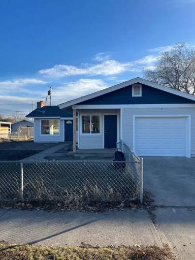 Main picture of 2530 Radcliffe Ave