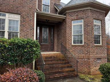 Main picture of 2434 Gateway Ln