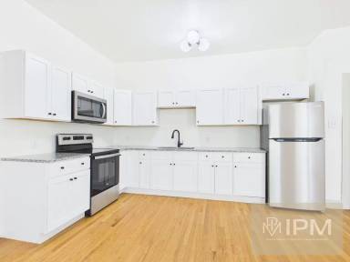 Main picture of 748 Madison Ave