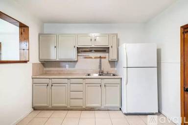 Main picture of 924 Marilyn Rd
