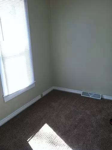 Main picture of 818 W 3rd St