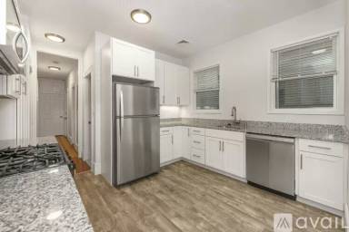 Main picture of 172 Boylston St