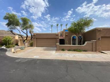 Main picture of 956 E Lois Ln