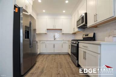 Main picture of 124 Kenrick St