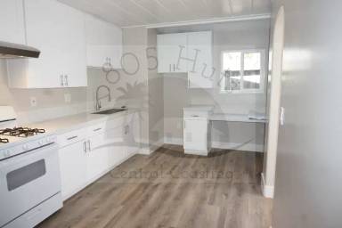 Main picture of 327 W Tunnell St