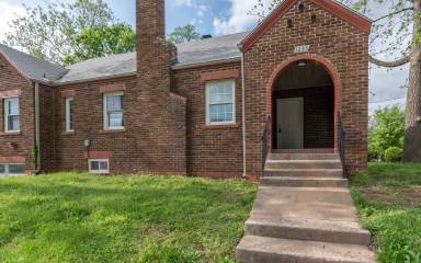Main picture of 1255 E Grand St