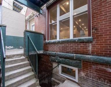 Main picture of 751 S California Ave