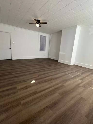 Main picture of 565 W Market St