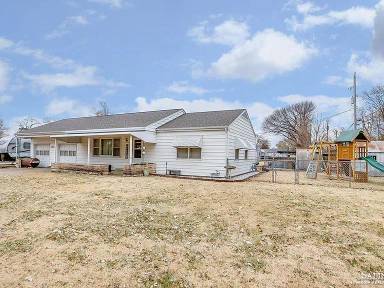 Main picture of 1301 Roach St