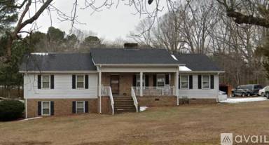 Main picture of 725 Weavers Chapel Rd