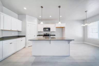 Main picture of 16168 S Truss Dr