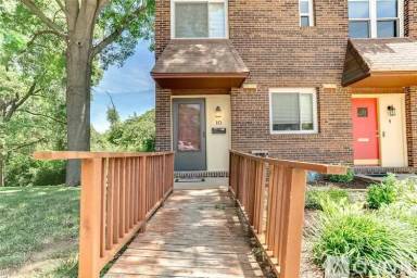 Main picture of 17 Tower Hill Ct