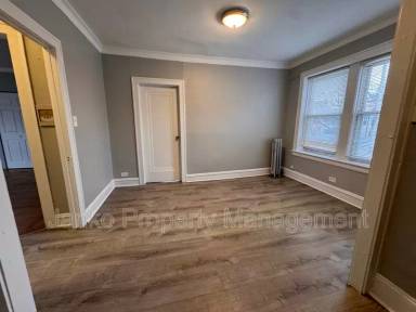 Main picture of 5901 W Huron St