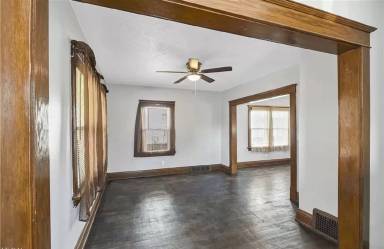 Main picture of 3514 Schiller Ave