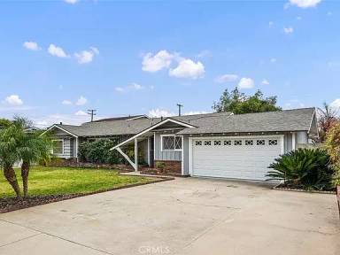 Main picture of 1002 E Elm St