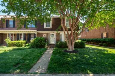 Main picture of 1014 Colonial Meadows Way