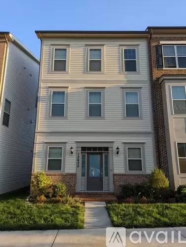 Main picture of 13620 Harrier Way