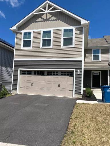 Main picture of 19 Sugarberry Dr
