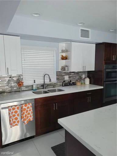 Main picture of 9371 NW 33rd Pl