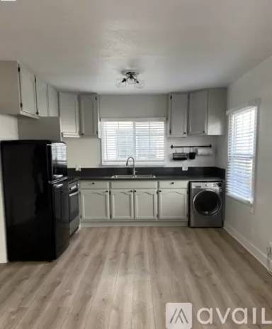 Main picture of 4229 Monroe St