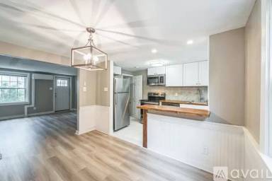 Main picture of 144 Sunrise Dr