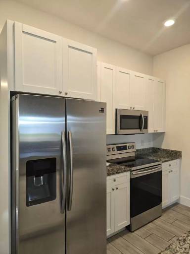 Main picture of 910 SW 7th Ct