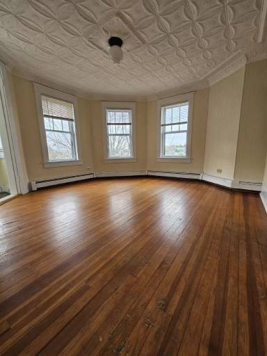 Main picture of 467 Colchester Ave