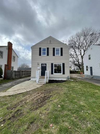 Main picture of 1751 Forest St