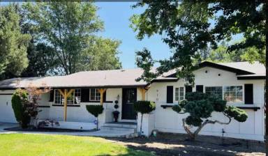 Main picture of 670 Rosewood Dr