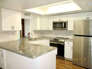 Main picture of 1737 Western Rd