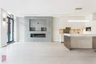 Main picture of 319 Bowery