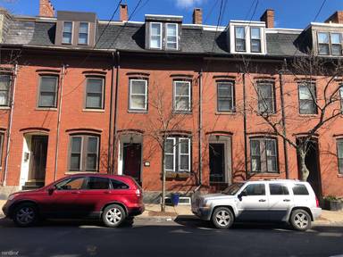 Main picture of 17 Beacon St