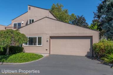 Main picture of 1716 NW Rolling Hill Dr