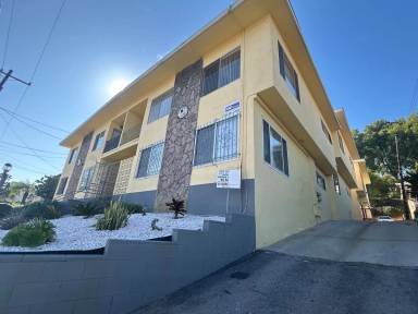 Main picture of 2715 S Fremont Ave
