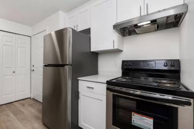 Main picture of 1022 N 192nd St