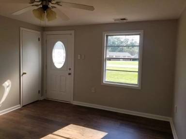 Main picture of 7001 Comet Dr