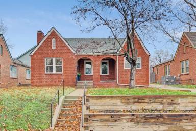 Main picture of 1539 S Columbia Ave