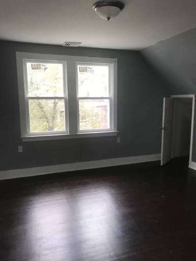 Main picture of 28 Harding Pl