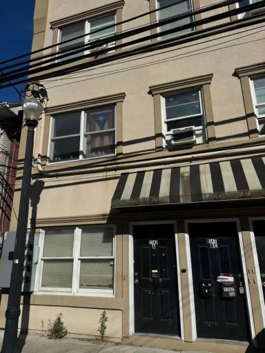 Main picture of 1147 E 4th St
