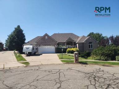 Main picture of 5534 Woodland Cir
