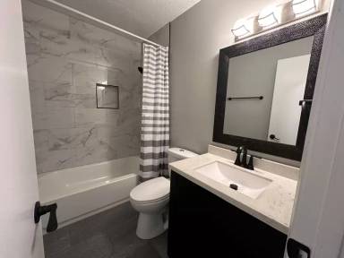 Main picture of 1303 E 25th Ter