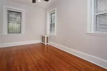 Main picture of 1868 Commonwealth Ave