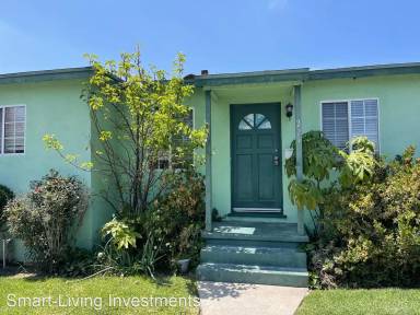 Main picture of 223 S Bushnell Ave