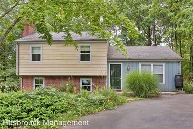 Main picture of 104 Grimes Pl