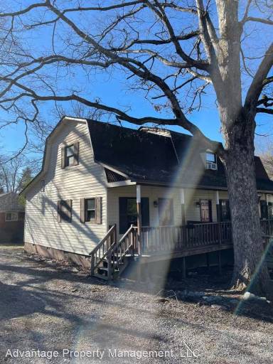 Main picture of 104 Carmalt St