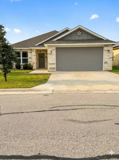 Main picture of 104 Seattle Slew Dr